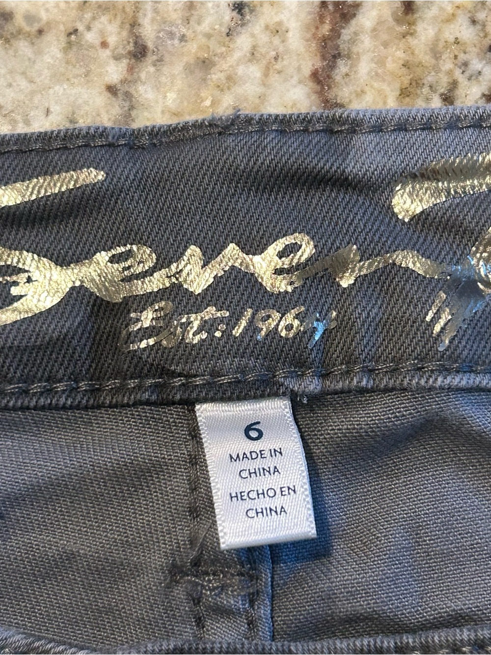 Seven 7 - Womens size 6 Gray Camo Skinny utility ankle Jeans LIKE NEW stretchy - Picture 6 of 9